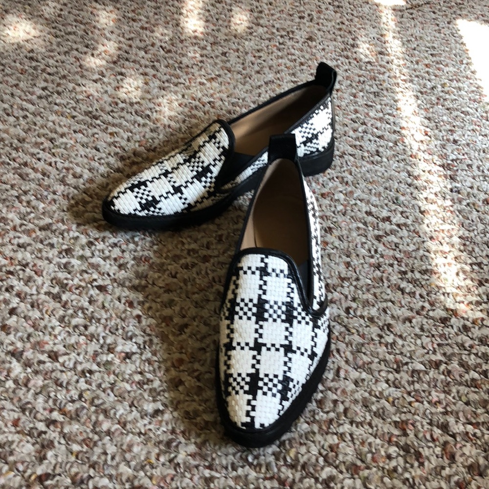 Everlane - The Woven Street Shoe BW - run small!